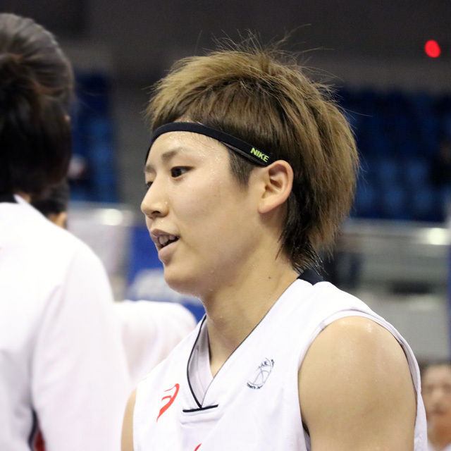 富士通レッドウェーブ 背番号10 町田瑠唯 ルイ WJBL FUJITSU Red Wave #10 Rui Machida photo by izy Rodriguez (Team Zion)