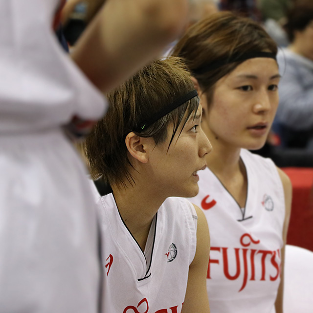 富士通レッドウェーブ 背番号10 町田瑠唯 ルイ WJBL FUJITSU Red Wave #10 Rui Machida AKATSUKI FIVE photo by izy Rodriguez (Team Zion)
