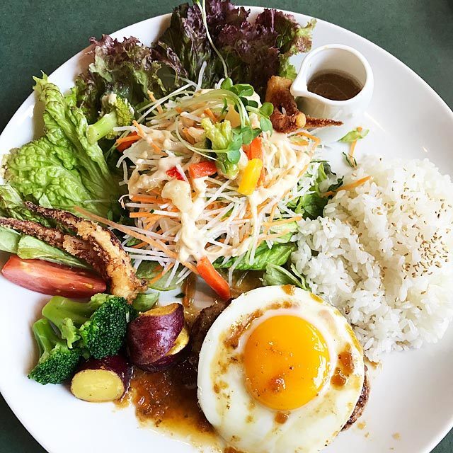 ハンバーグレストラン びっくりドンキー ドンキー畑 photo by izy Rodriguez (Team Zion) Cafe de Zion