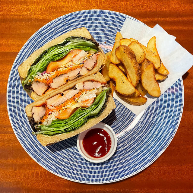 FLEX Bar & Grill Okinawa